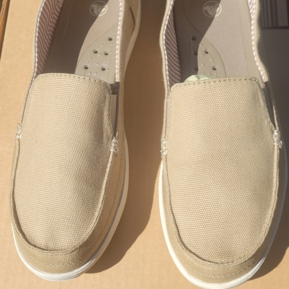 Crocs Women's Walu Loafer | Loafers for Women | Walking Shoes for Women Size 11 - Picture 4 of 12